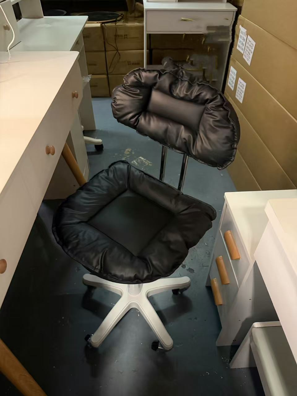 Adjustable Makeup Chair