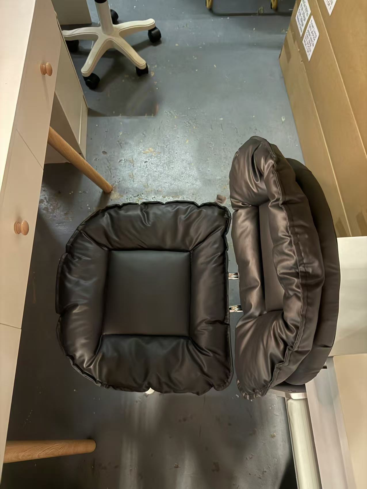 Adjustable Makeup Chair