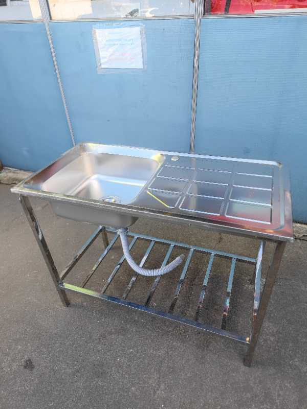 Stainless steel bench table with Sink